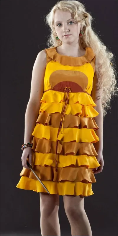 Qui incarne le personnage de Luna Lovegood ?