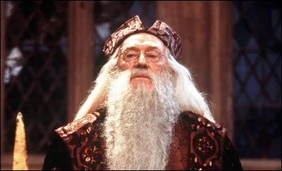Qui joue Albus Dumbledore jusqu'au HP 2 ?