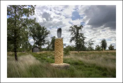 La Forêt d'Art Contemporain : partenaire de l'Écomusée, cette manifestation artistique mérite bien une modeste question pour terminer : comment s'appelle cette sculpture ?