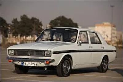 Les constructeurs automobiles du Golfe Persique font partie des constructeurs qui ont produit des voitures sous licence. C'est ainsi que des voitures d'un autre temps sont restées en production pendant près de 40 ans. Cette voiture en est un exemple, quel est son nom ?