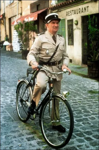 Nous savons que ce gendarme officie à Saint-Tropez. Mais savez-vous combien de films compte la série des gendarmes (films de Jean Girault) ?