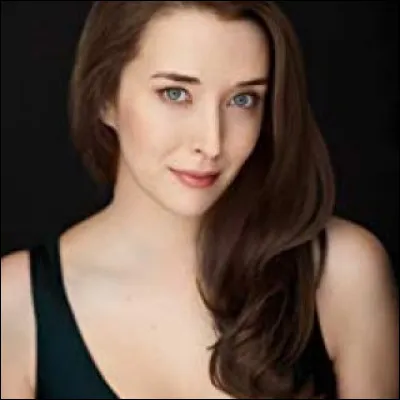 Avec qui Julie s'enfuie-t-elle ?