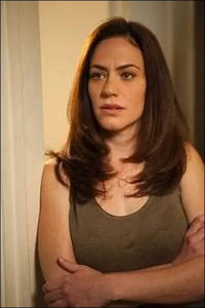Tara Knowles est jouée par...