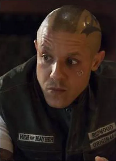 Juan Carlos 'Juice' Ortiz est joué par...