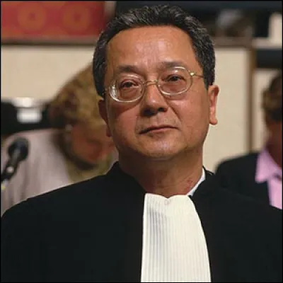 Ver comme Vergès, le célèbre avocat : quel était le prénom de maître Vergès ?