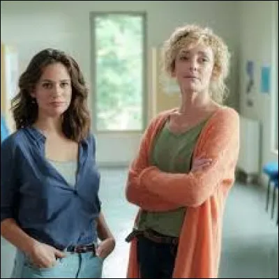 Qui est cette femme à côté de Clem ?