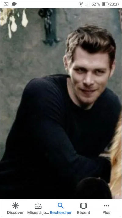 Quelle est la race de Klaus ?