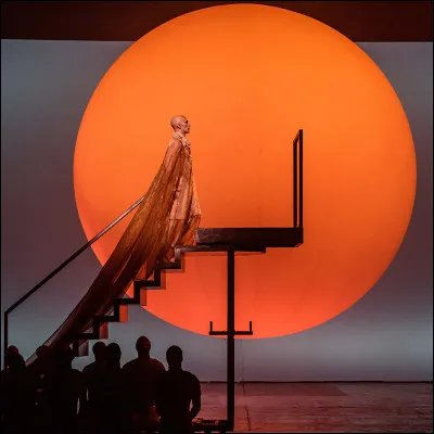 Pharaon hérétique de la XVIIIe dynastie adorant le Dieu unique Aton. Qui est-il ?