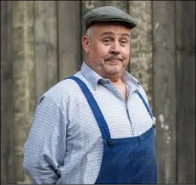 Qui s'occupe de l'entretien des vélos et de Nonnatus House ?