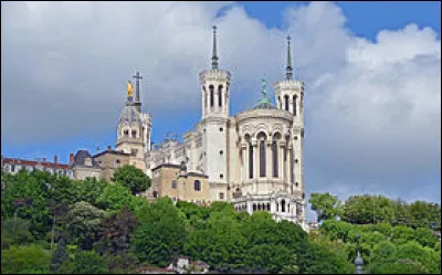 Question facile : où se trouve la Basilique Notre-Dame de Fourvière ?