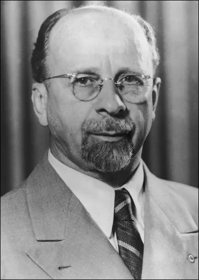 Cet homme politique allemand a dirigé la RDA, en tant que secrétaire général du SED : il est notamment à l'initiative de l'édification du mur de Berlin. C'est ... Ulbricht.