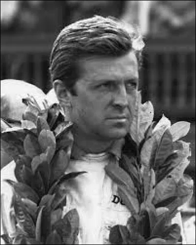 Ce pilote automobile allemand, qui a couru pour Porsche et Ferrari à la fin des années 50, était en tête du championnat du monde de 1961 lorsqu'il a trouvé la mort à Monza : c'est ... von Trips.
