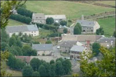 Petit tour en Aubrac, à Saint-Laurent-de-Veyrès. Petit village occitan de 37 habitants, il se situe dans le département ...