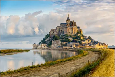 Et pour finir, comment s'appelle cette merveilleuse abbaye qui a donné son nom à l'îlot rocheux sur lequel elle se trouve ?