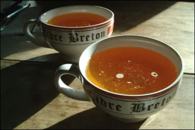 Bol comme bolée : je vous propose donc une bolée de cidre, mais du cidre doux, combien de degrés doit-il faire ?