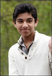 Hilda a un fils. Comment s'appelle-t-il ?