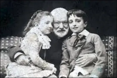 Qui a dit Pour gagner de l'argent, il faut un don, mais pour le dépenser, il faut une culture ?