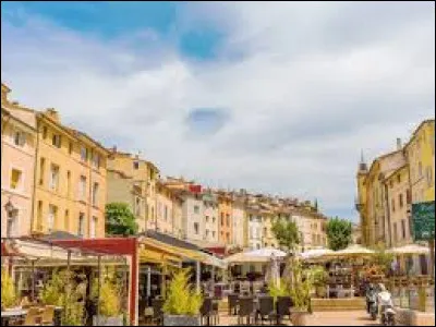 Quelle est cette ville universitaire de la région Provence-Alpes-Côte d'Azur ?