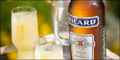 Le pastis est une boisson alcoolisée parfumée à l'anis et à la réglisse, je n'aime pas du tout.