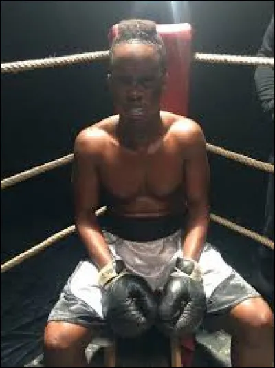 Ce boxeur s'est pris un sacré coup de poing !
