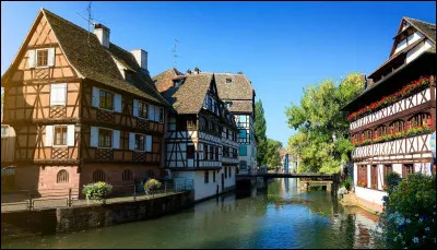 Quel est le nom de cette très belle ville typique ?