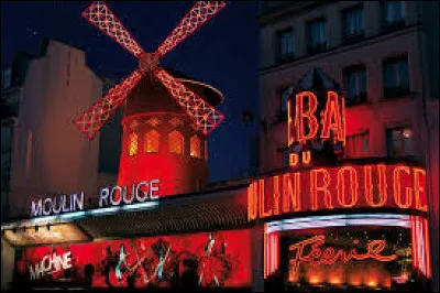 Le Moulin-Rouge est un cabaret situé à :