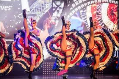 Le Moulin Rouge est un des plus grands clients de champagne au monde, avec environ 240 000 bouteilles par an mentionnées entre 2009 et 2014.