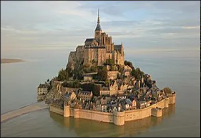 Combien d'habitants compte la commune du Mont-Saint-Michel ?