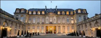 Le Palais de L'Élysée est la résidence officielle du président de la République depuis la IIᵉ République.