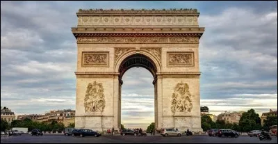 Nous retrouvons enfin l'Arc de triomphe, en quatorzième place ! Dans ce monument symbole des Champs-Élysées repose en paix le Soldat inconnu. Quand a-t-il été tué ?