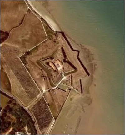 Et à moins de 10 km, c'est donc tout près qu'il récidive : Fort de ...