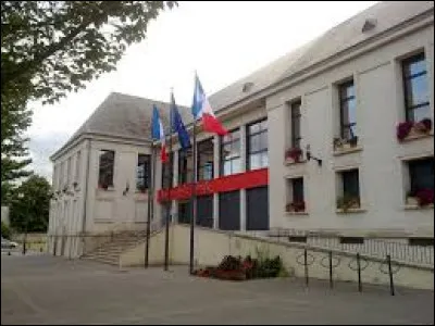 Ville de 10 000 habitants du département d'Indre-et-Loire, située dans l'agglomération de Tours :