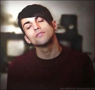 Quel est le nom complet de Mitch ?