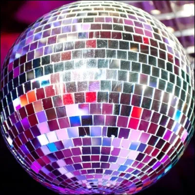 Quel tube disco est dédié à une association chrétienne ?