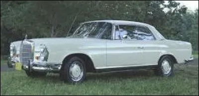 Question fiabilité, pas de problème. Quel rappeur roule dans cette légendaire Mercedes 280 SE ?