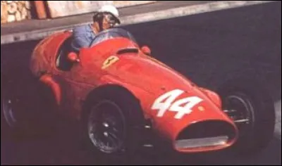 Maurice Trintignant fut le 1er pilote automobile français à remporter un prix de formule 1. Il le fit au volant de sa Ferrari 625, en 1955, à Monaco. Mais quel est son lien de parenté avec l'acteur Jean-Louis Trintignant ?