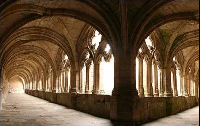 Véritable centre spirituel à l'importance aujourd'hui insoupçonnée, la Chaise-Dieu a rayonné pendant plusieurs siècles sur ... prieurés et monastères, dont certains perdurent !