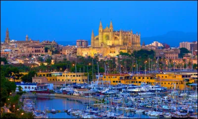 Ma comme Majorque : Vous avez entendu parler des perles de Majorque, que sont ces perles ?