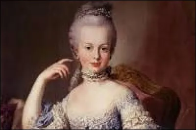 Marie-Antoinette aménage les jardins de Trianon en deux phases distinctes. Quand débute la première phase correspondant à la création du jardin anglais ?