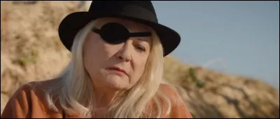 L'image montre Josiane Balasko dans...