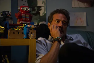 L'image montre Jeffrey Dean Morgan dans...