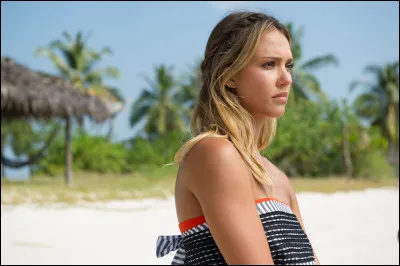 L'image montre Jessica Alba dans...