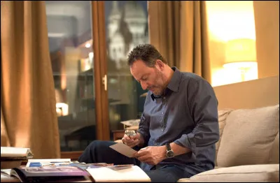 L'image montre Jean Reno dans...