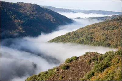 Une vue superbe des gorges du ..., rivière qui donne son nom au village de ...