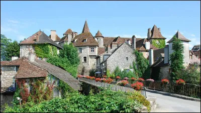 Un prieuré clunisien du XIe siècle, où vécut Fénelon, des maisons Renaissance sur les bords de la Dordogne, c'est...
