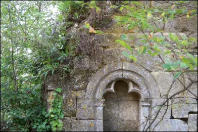 La justice était rendue selon un code prévoyant cautions et sanctions financières et amendes diverses. Par exemple, un adultère connu et reconnu "valait" 100 sols ou...