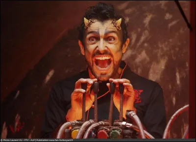 Qui a mangé le piment le plus fort du monde jusqu'en 2017 dans "Fort Boyard" 2020 ?