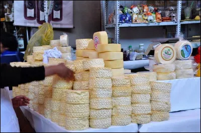 ...et faut vous dire encore que ces chez gens-là, ils vous vendent du camembert, oui mais...