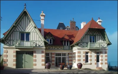 Oistreham, Oystreham, Hoistreham (1086), Ouistrehannum (1281), et Estrehan en 1620, etc. : pour le "-ham", c'est du vieil anglais (V-XIIe s.) ayant donné "hameau". Mais pour le début ?