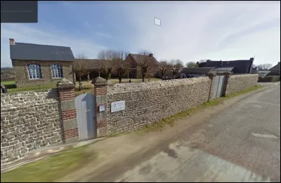 Mais si je vous ai amené ici, c'est avant tout pour ce musée, que je garde en ma mémoire émue depuis déjà quelques décennies :